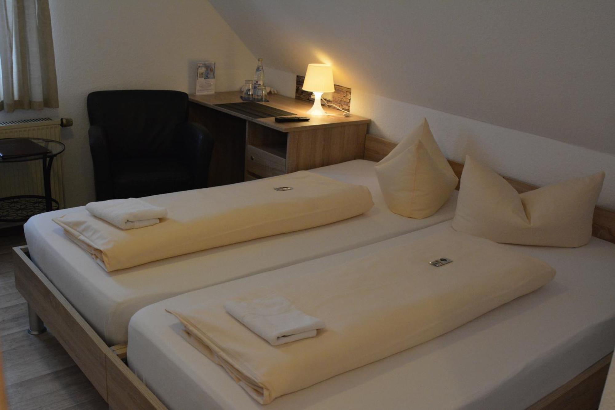 Hotel-Gasthof Zur Rose Weißenhorn Habitación foto