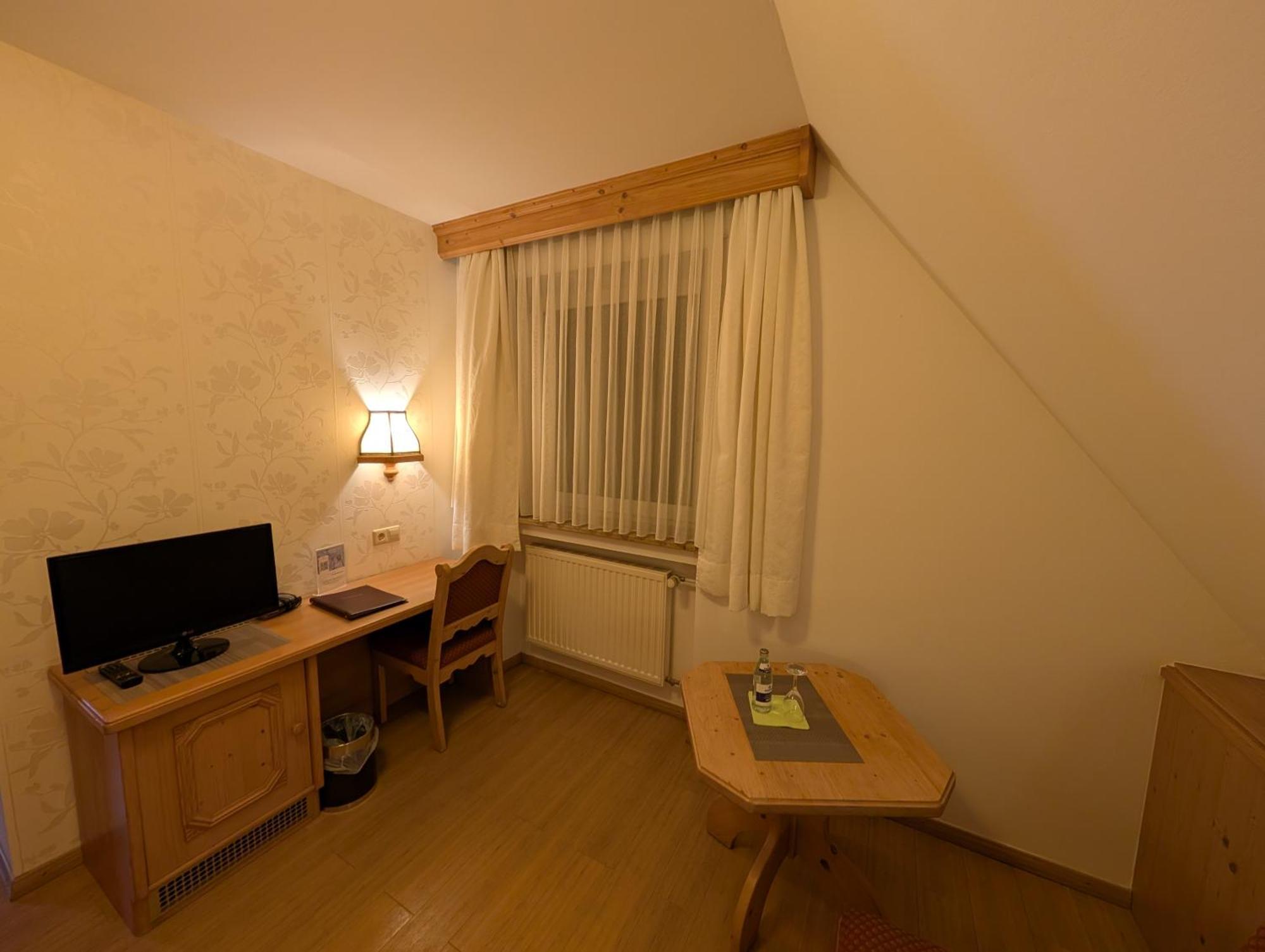Hotel-Gasthof Zur Rose Weißenhorn Habitación foto
